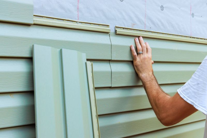 Vinyl Siding Repair Expert Image 1