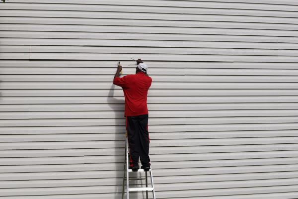 Cost of Loose Siding Repair in Hudson