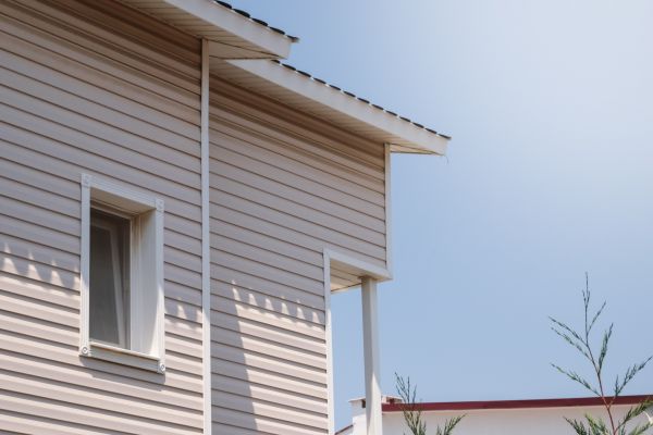Cost of Vinyl Siding Hole Repair in Hudson
